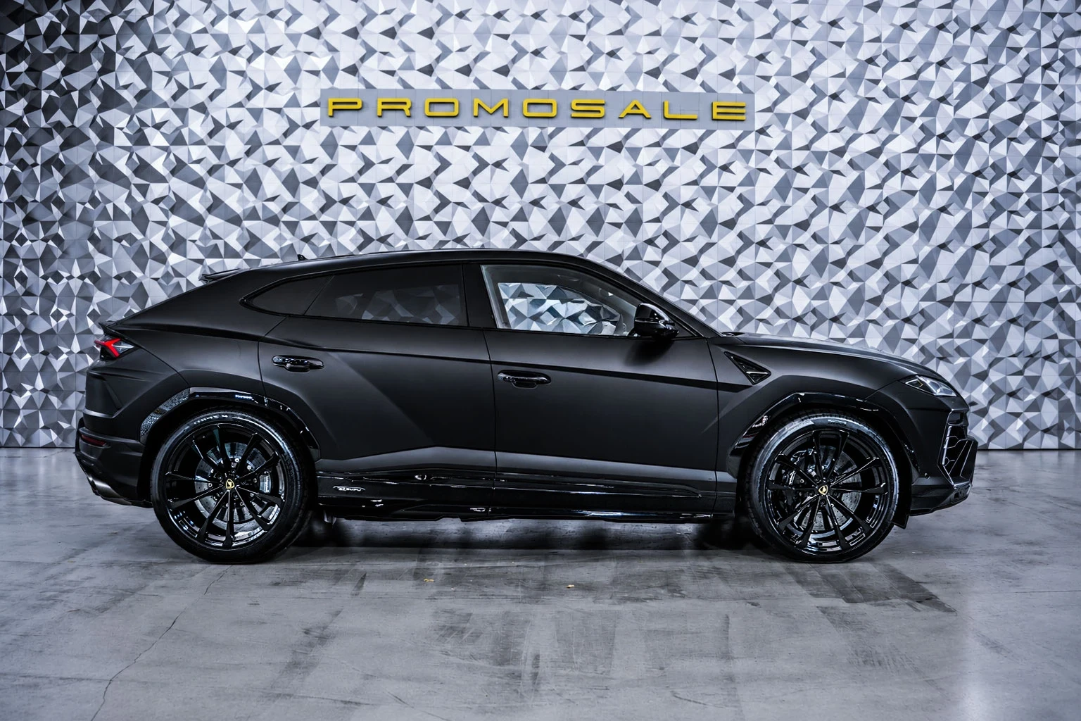 Lamborghini Urus SE* Akrapovic* B&O* Pano* Full* ЛИЗИНГ , снимка 6 - Автомобили и джипове - 56270537