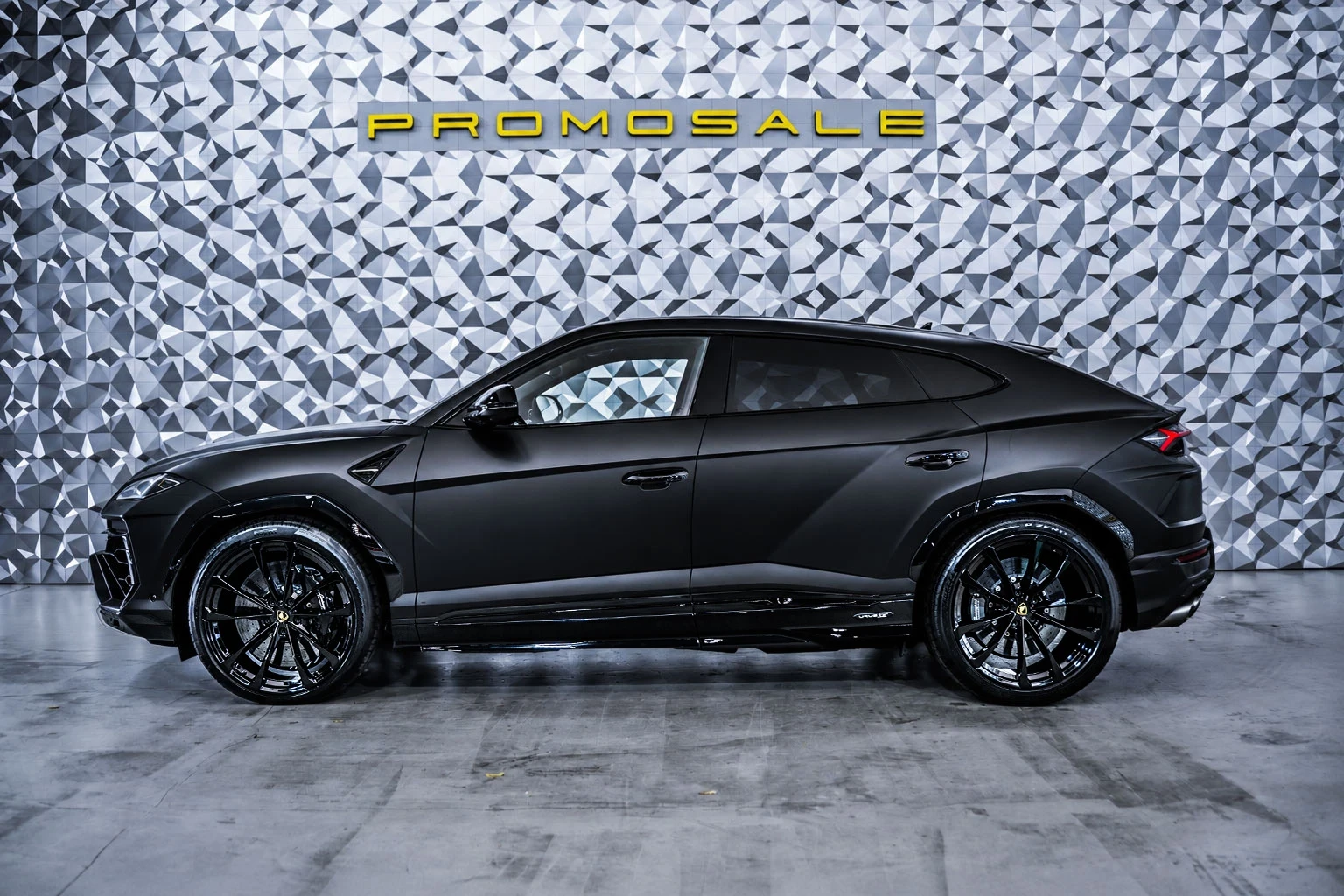 Lamborghini Urus SE* Akrapovic* B&O* Pano* Full* ЛИЗИНГ , снимка 3 - Автомобили и джипове - 56270537