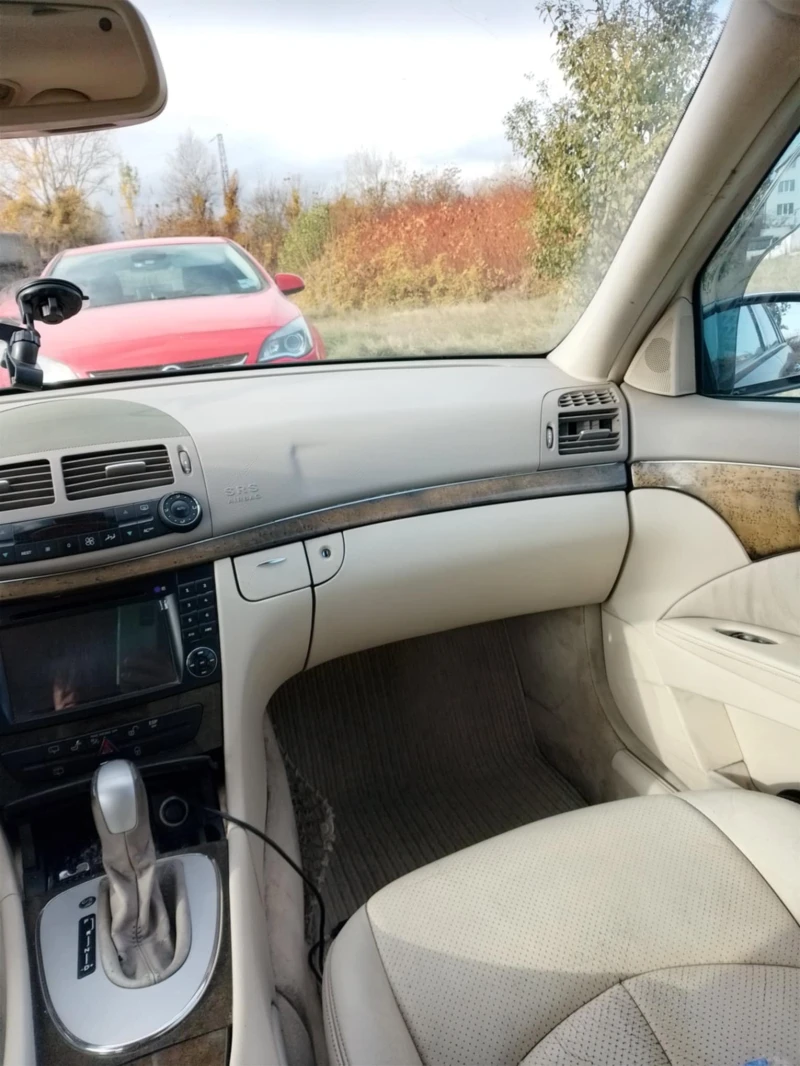 Mercedes-Benz E 320, снимка 4 - Автомобили и джипове - 47925914