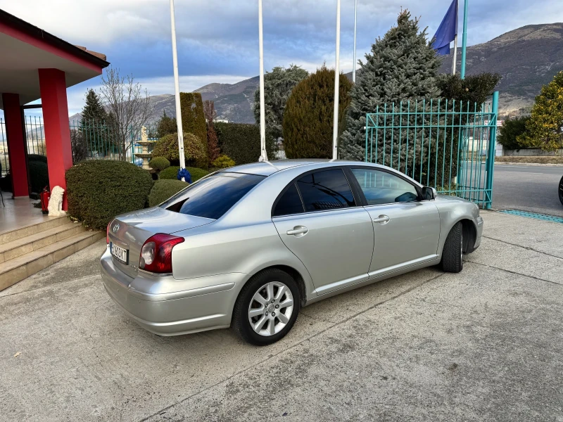 Toyota Avensis 2.2 D-4D, снимка 8 - Автомобили и джипове - 48095713