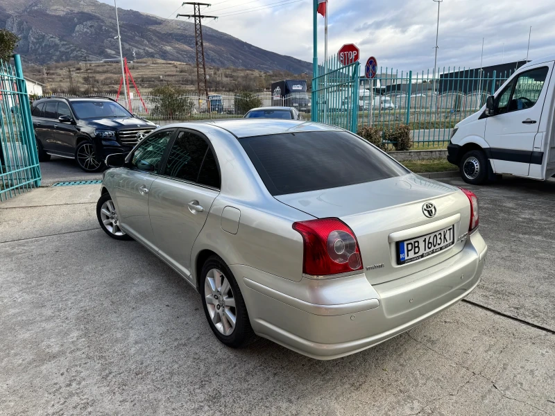 Toyota Avensis 2.2 D-4D, снимка 6 - Автомобили и джипове - 48095713