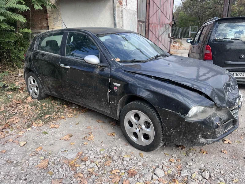 Alfa Romeo 147 1.9 JTD, снимка 3 - Автомобили и джипове - 48426099