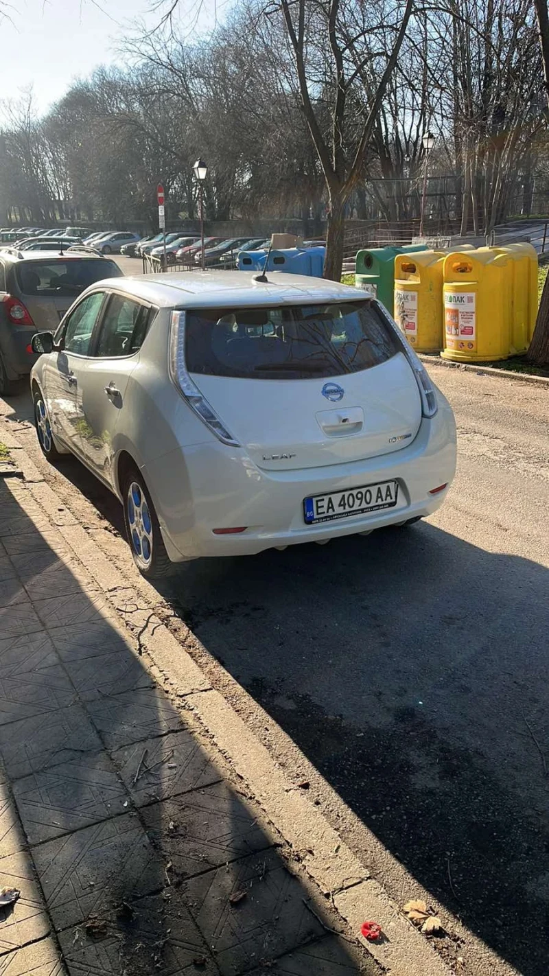 Nissan Leaf , снимка 4 - Автомобили и джипове - 49403782