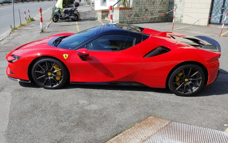 Ferrari SF 90 SF90 Spider 4.0 V8 FIORANO Plug-in Hybrid AWD, снимка 4 - Автомобили и джипове - 49564662