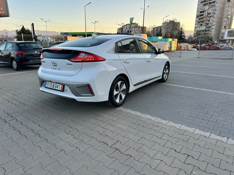 Hyundai Ioniq 28 KWh, снимка 4 - Автомобили и джипове - 49569343