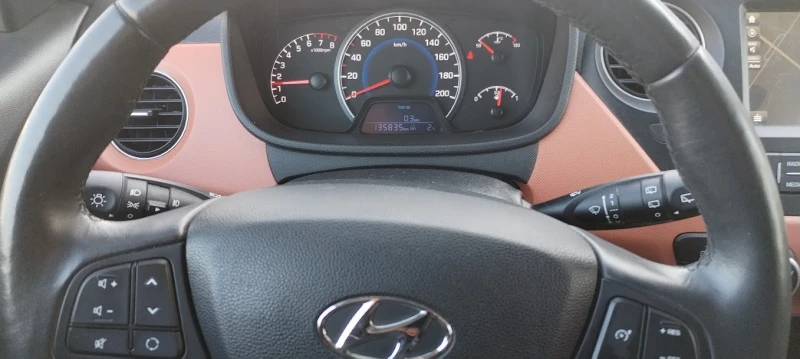 Hyundai I10, снимка 13 - Автомобили и джипове - 53141841