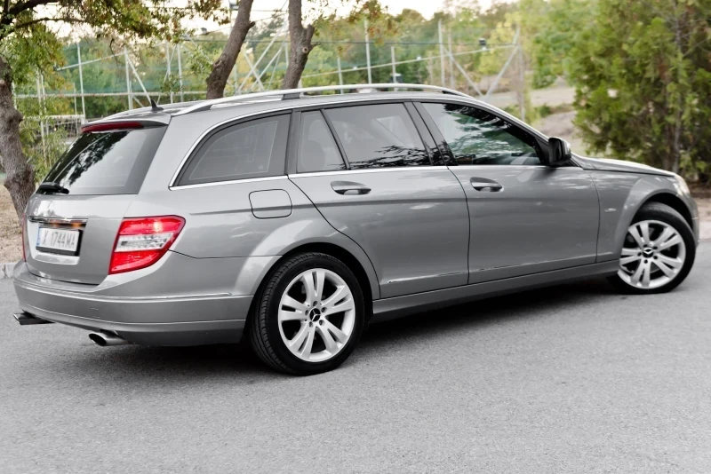 Mercedes-Benz C 320 3.0 - изображение 5