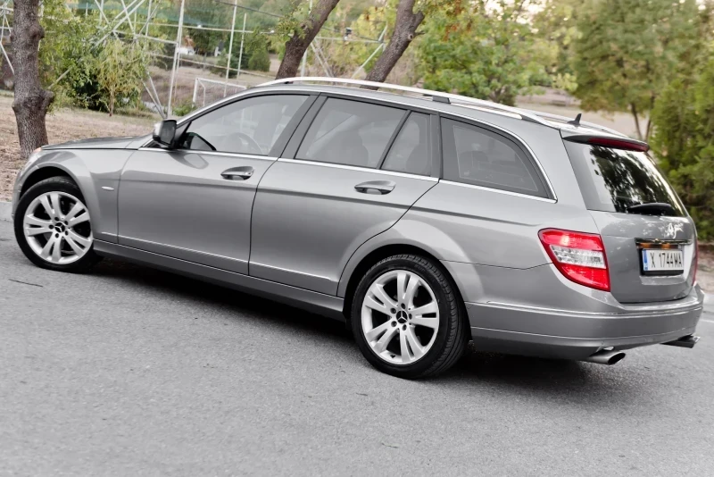 Mercedes-Benz C 320 3.0 - изображение 7