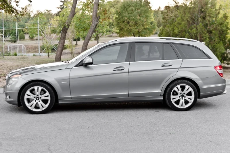 Mercedes-Benz C 320 3.0 - изображение 8