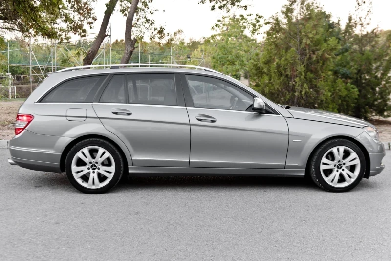 Mercedes-Benz C 320 3.0 - изображение 4