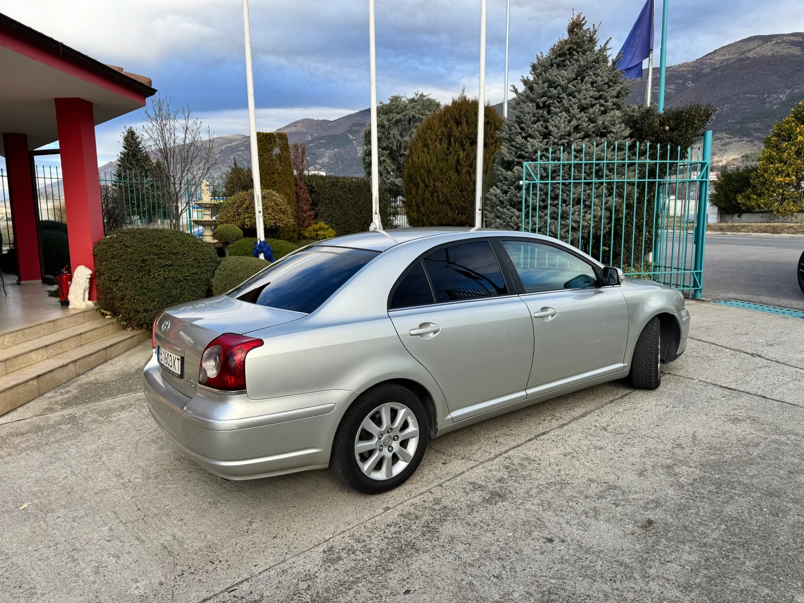 Toyota Avensis 2.2 D-4D - изображение 8