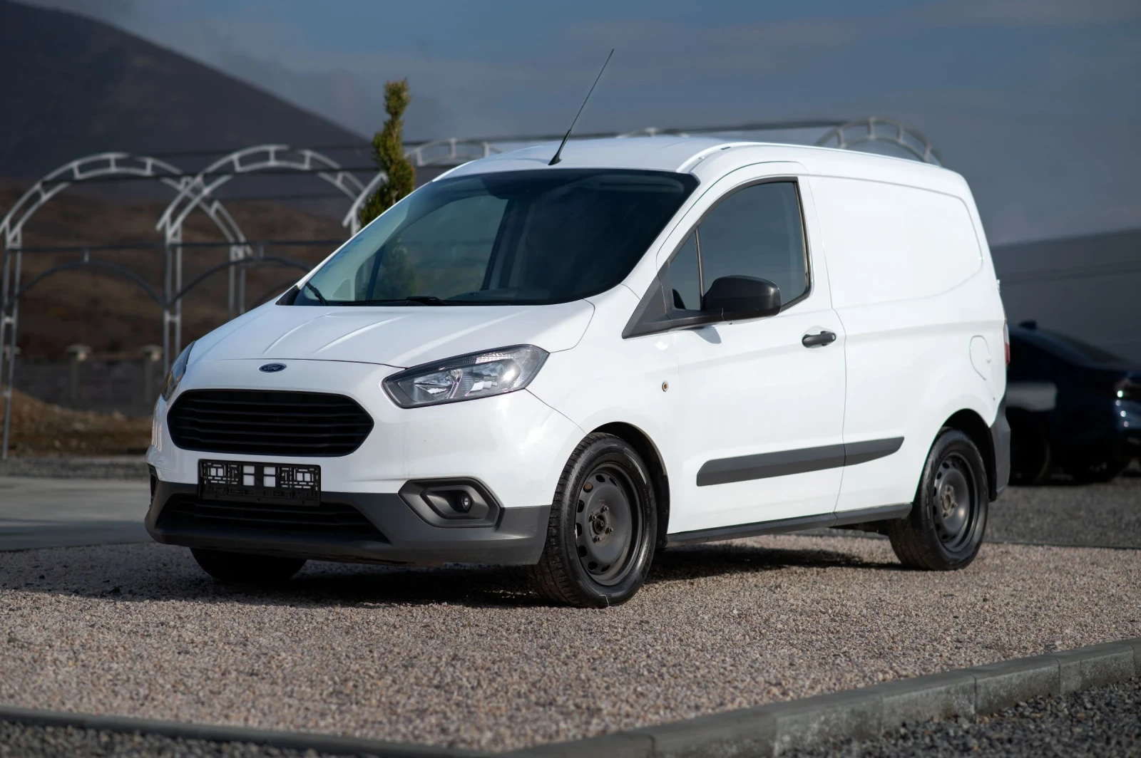 Ford Courier 1.5 TDCi Trend - изображение 2