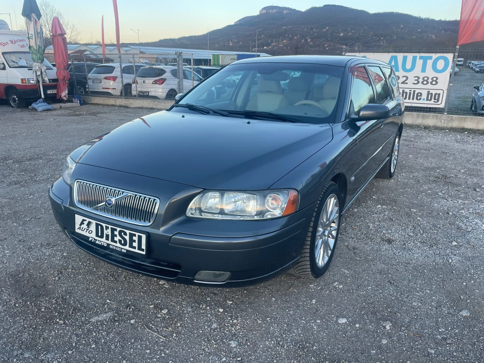 Volvo V70 2.4TDI-185-AVTOMAT-ITALIA | Mobile.bg — изображение 1