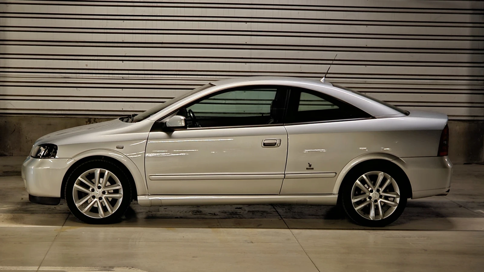 Opel Astra Bertone 1.8 125hp - изображение 9