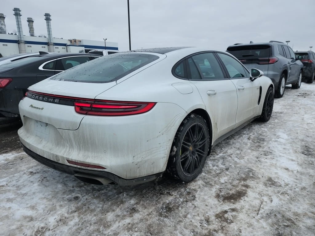 Porsche Panamera * 4 E HYBRID * CARFAX * Червена кожа* Панорама - изображение 3