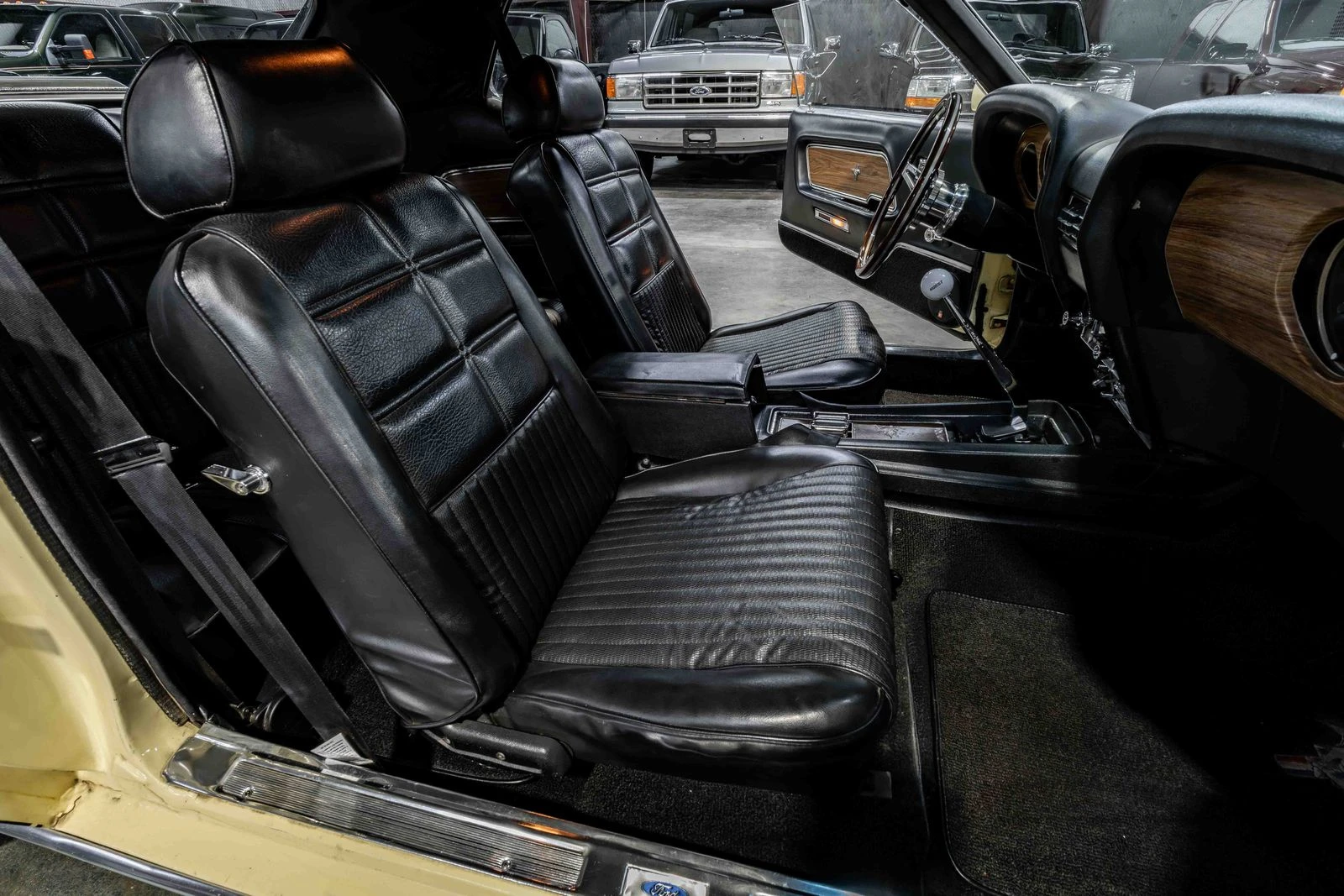 Ford Mustang, снимка 14 - Автомобили и джипове - 53924764