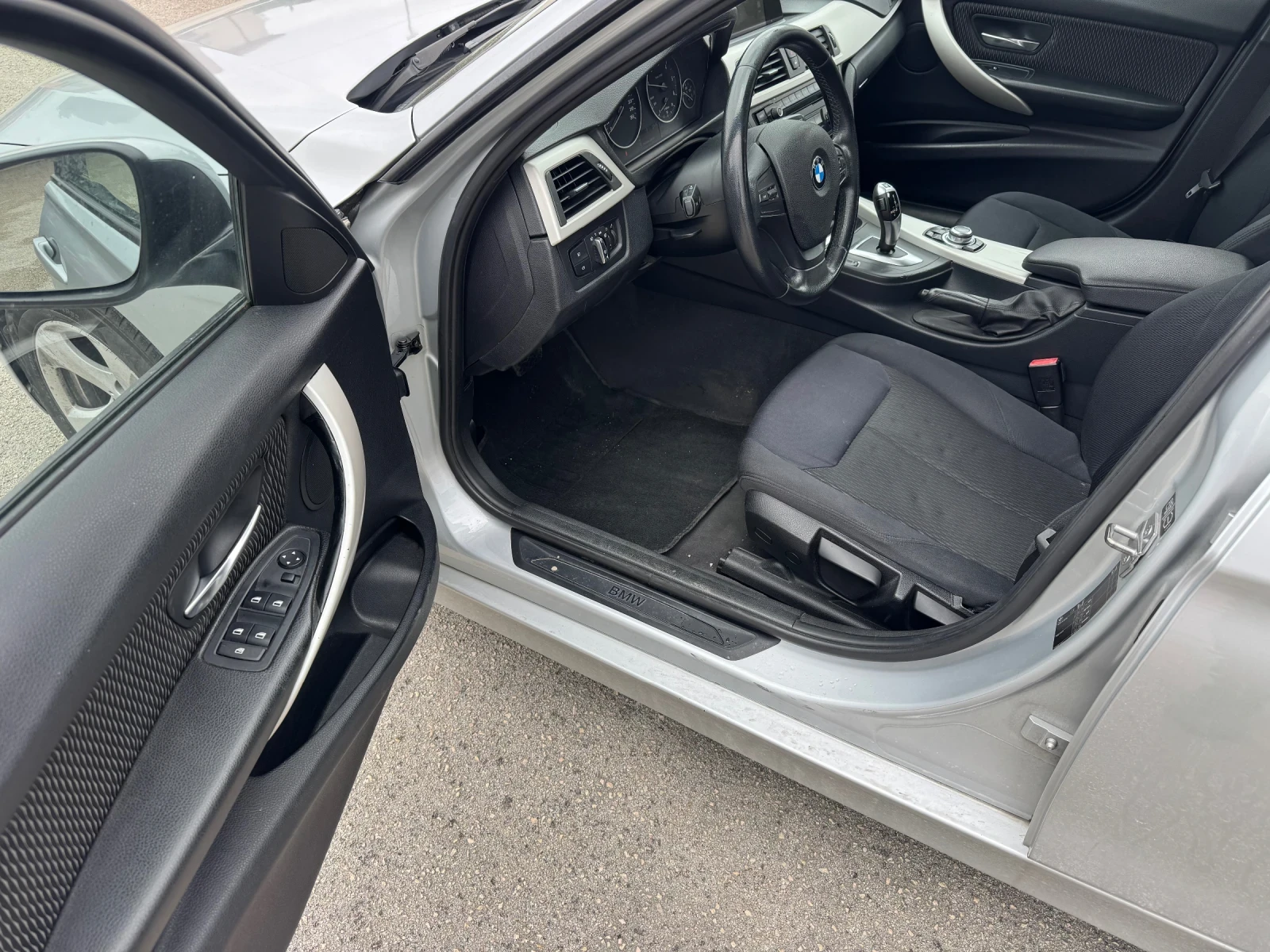 BMW 320 320D Navi;:Top;:Sedan::, снимка 9 - Автомобили и джипове - 54045223