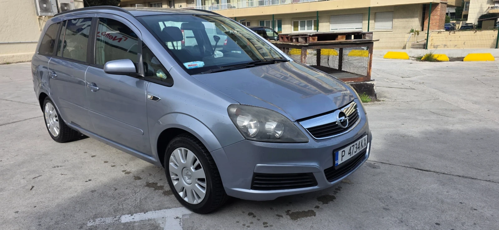 Opel Zafira продавам си Автомобила в добро състояние 1.6 бензи, снимка 4 - Автомобили и джипове - 54078085