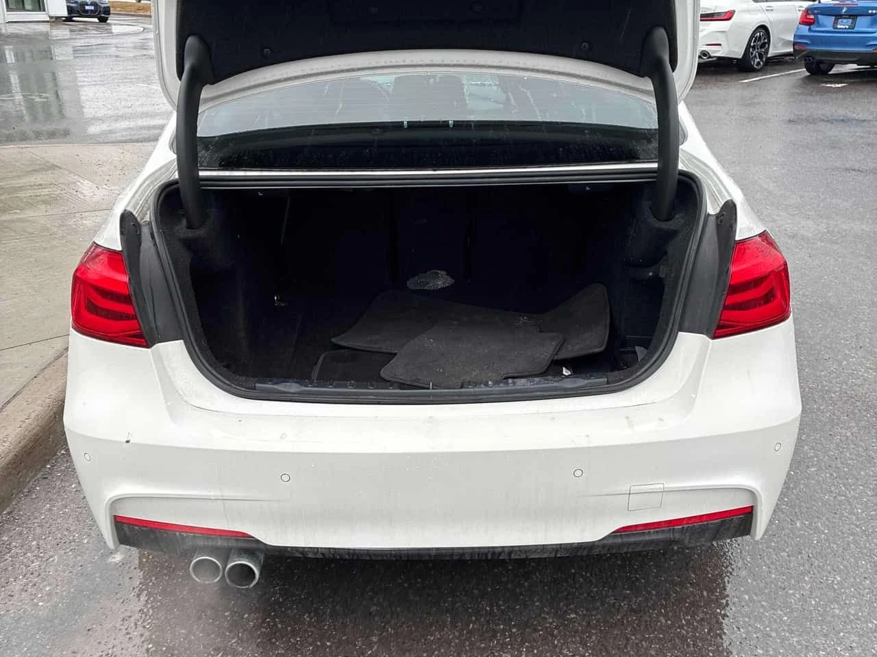 BMW 330 * xDrive * CARFAX * ШИБИДАХ * KEYLESS, снимка 16 - Автомобили и джипове - 54162046