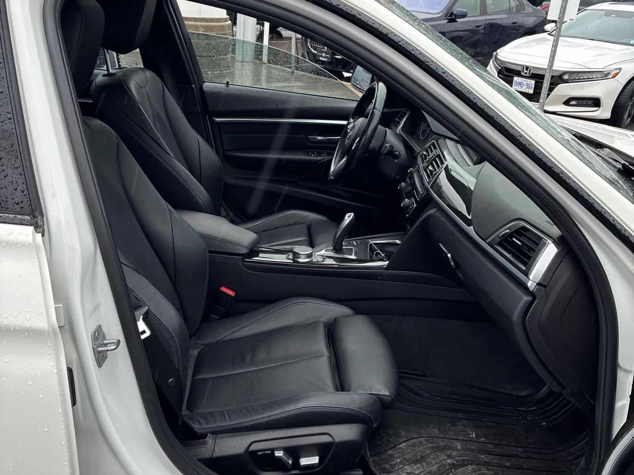 BMW 330 * xDrive * CARFAX * ШИБИДАХ * KEYLESS, снимка 17 - Автомобили и джипове - 54162046