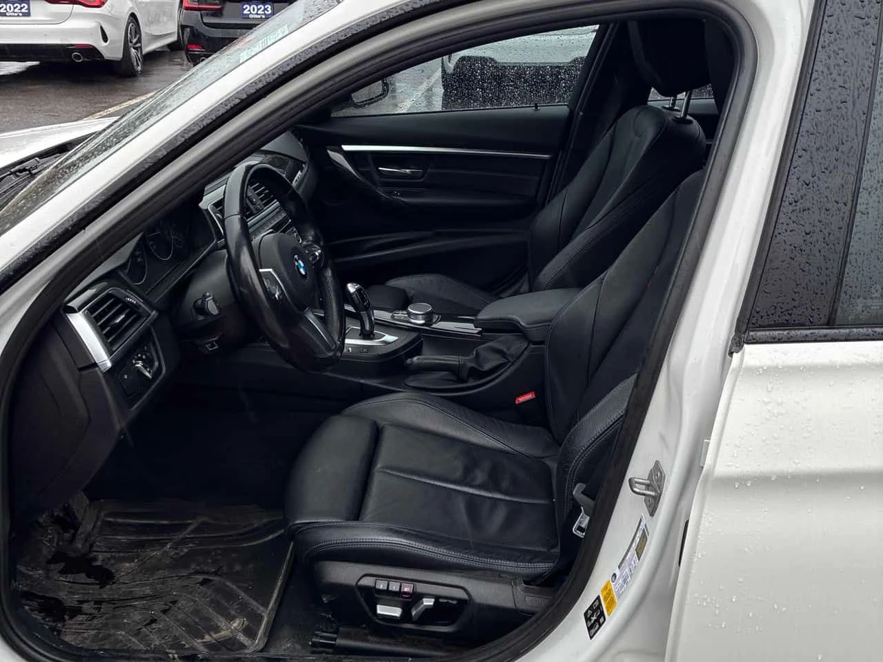 BMW 330 * xDrive * CARFAX * ШИБИДАХ * KEYLESS, снимка 12 - Автомобили и джипове - 54162046