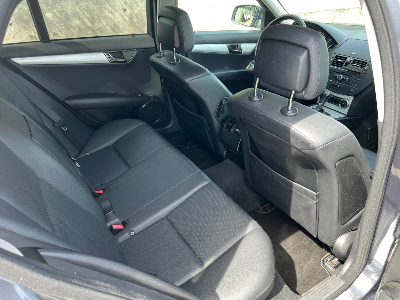 Mercedes-Benz C 220, снимка 13 - Автомобили и джипове - 54184116