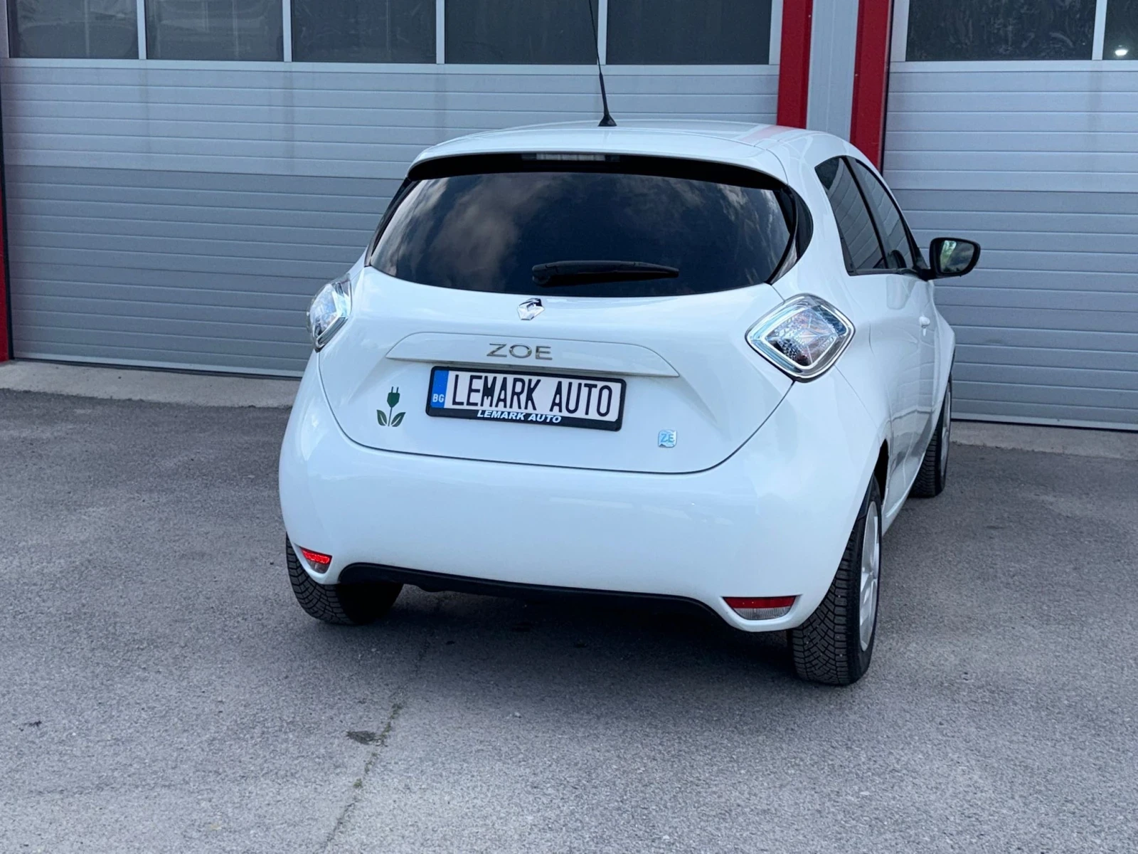 Renault Zoe 23.3KWh AUTOMATIK START STOP NAVI KLIMATRONIK, снимка 8 - Автомобили и джипове - 54793427