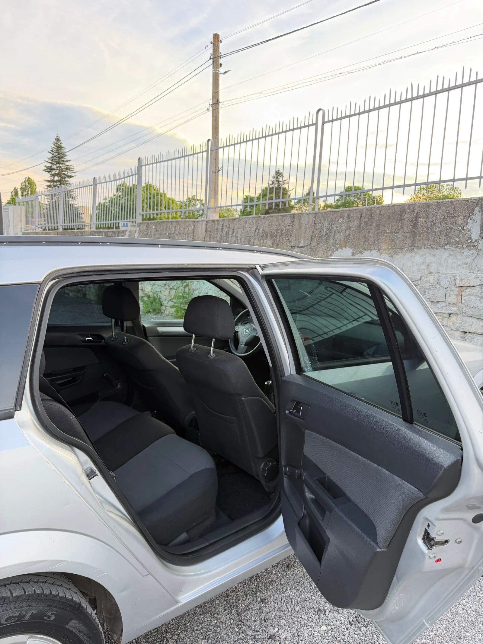 Opel Astra 1.9/CDTI/120кс., снимка 9 - Автомобили и джипове - 54804506