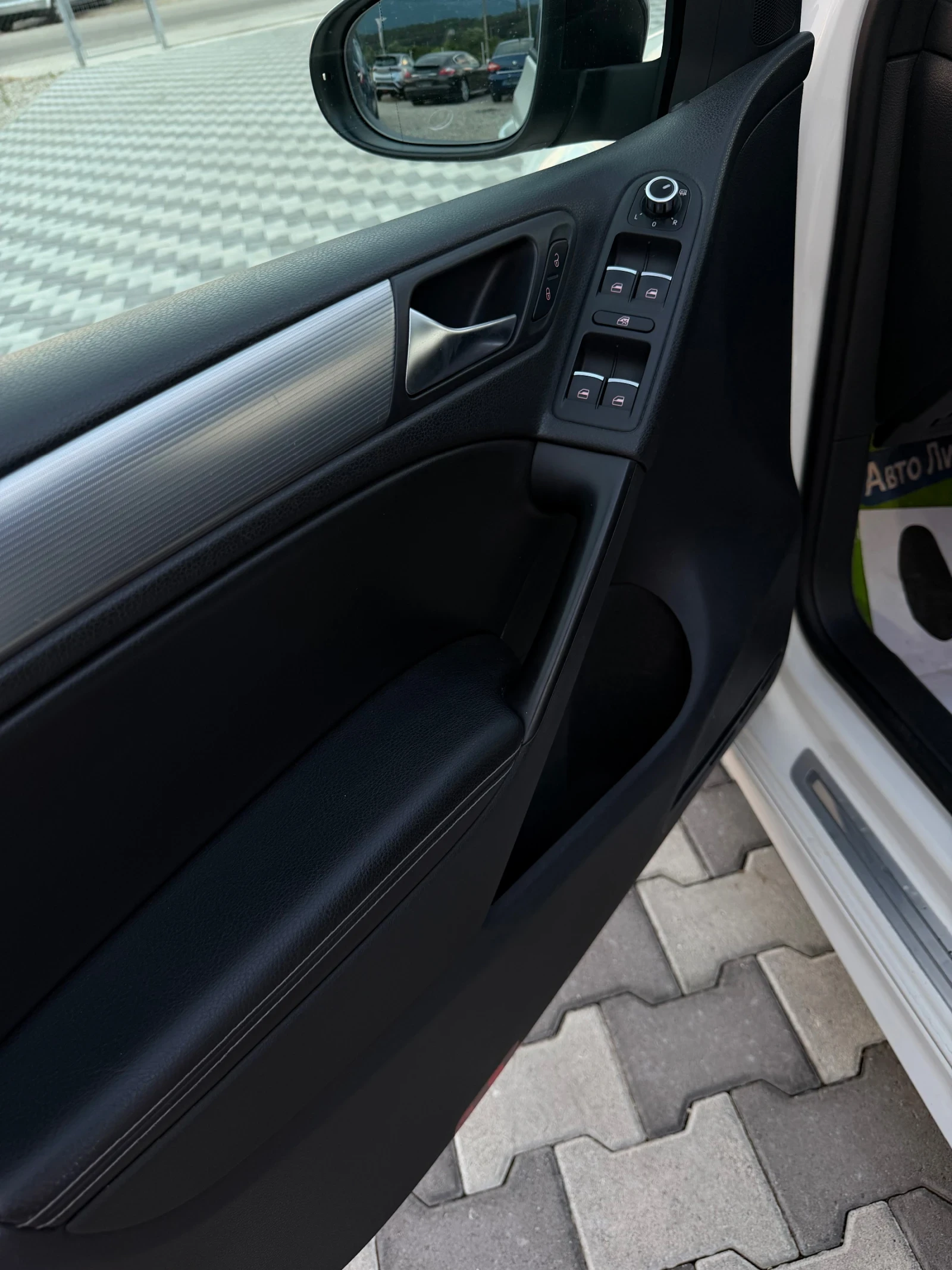 VW Golf R 2.0, снимка 10 - Автомобили и джипове - 55335225
