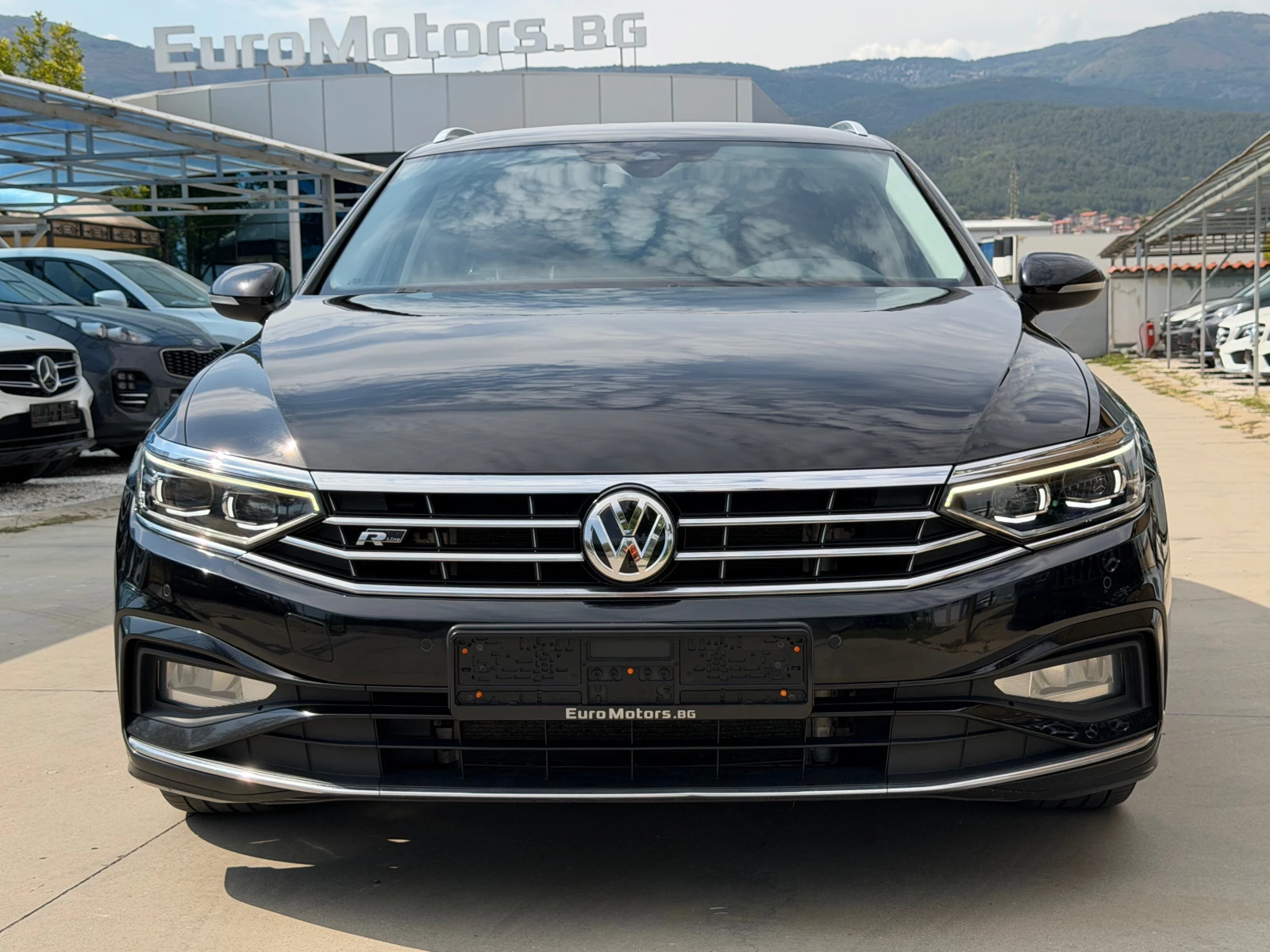 VW Passat 2.0TDI-190ps, 4-MOTION, R LINE, FACE, LED, DISTR, , снимка 2 - Автомобили и джипове - 56163596