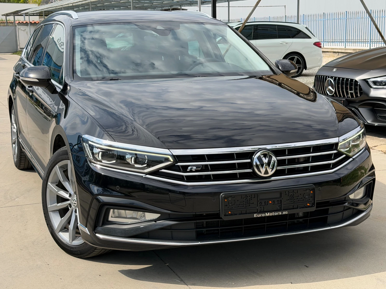 VW Passat 2.0TDI-190ps, 4-MOTION, R LINE, FACE, LED, DISTR, , снимка 3 - Автомобили и джипове - 56163596