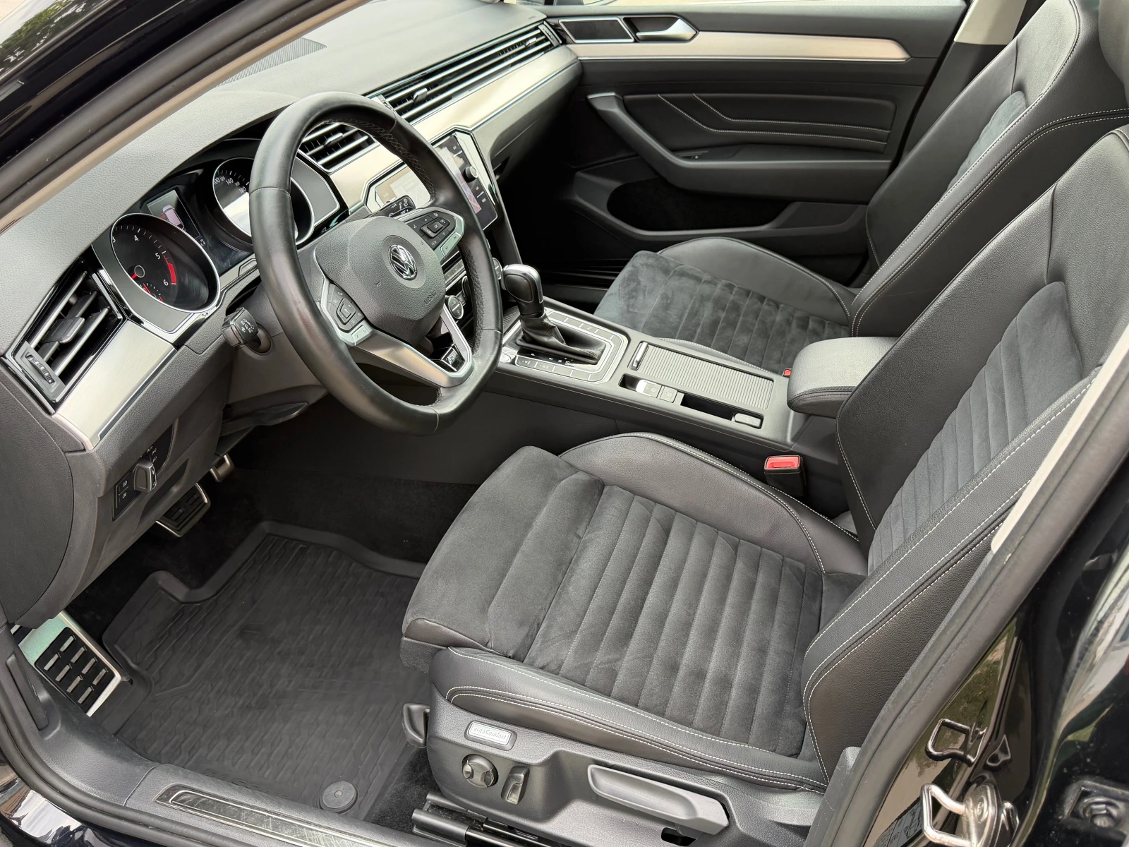 VW Passat 2.0TDI-190ps, 4-MOTION, R LINE, FACE, LED, DISTR, , снимка 8 - Автомобили и джипове - 56163596