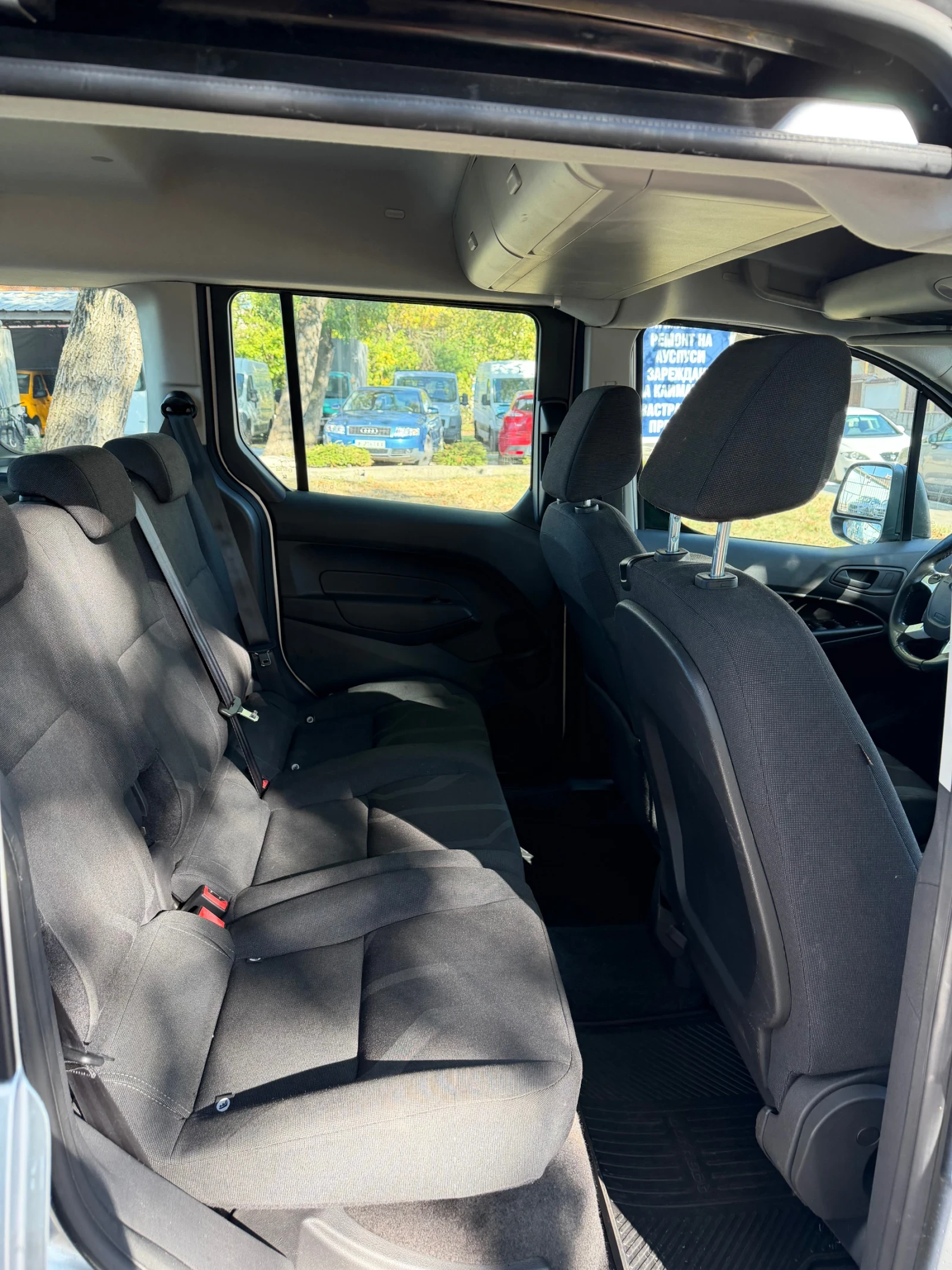 Ford Tourneo Connect 1.6 DIESEL AUSTRIA, снимка 12 - Автомобили и джипове - 56220462