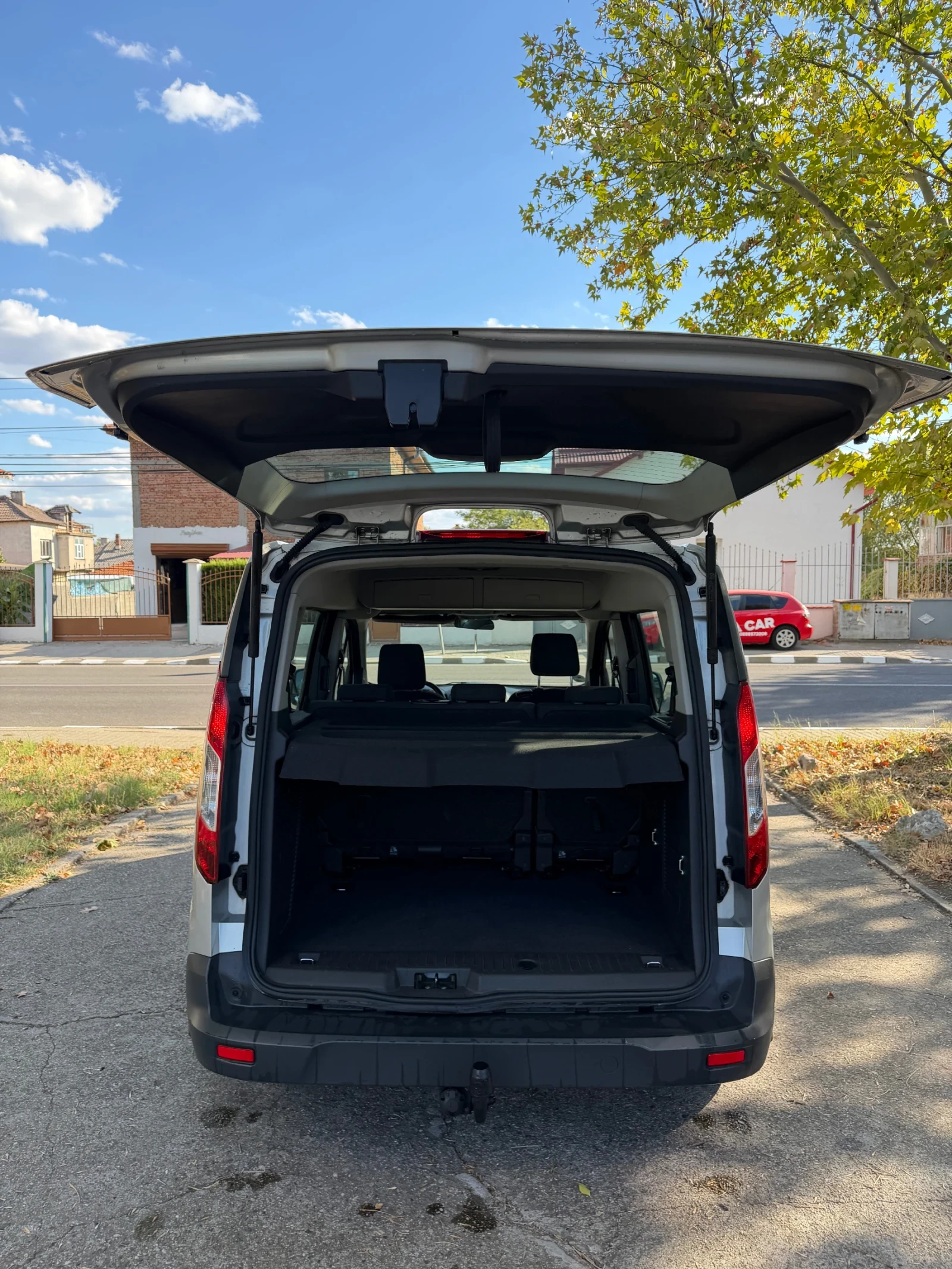 Ford Tourneo Connect 1.6 DIESEL AUSTRIA, снимка 11 - Автомобили и джипове - 56220462
