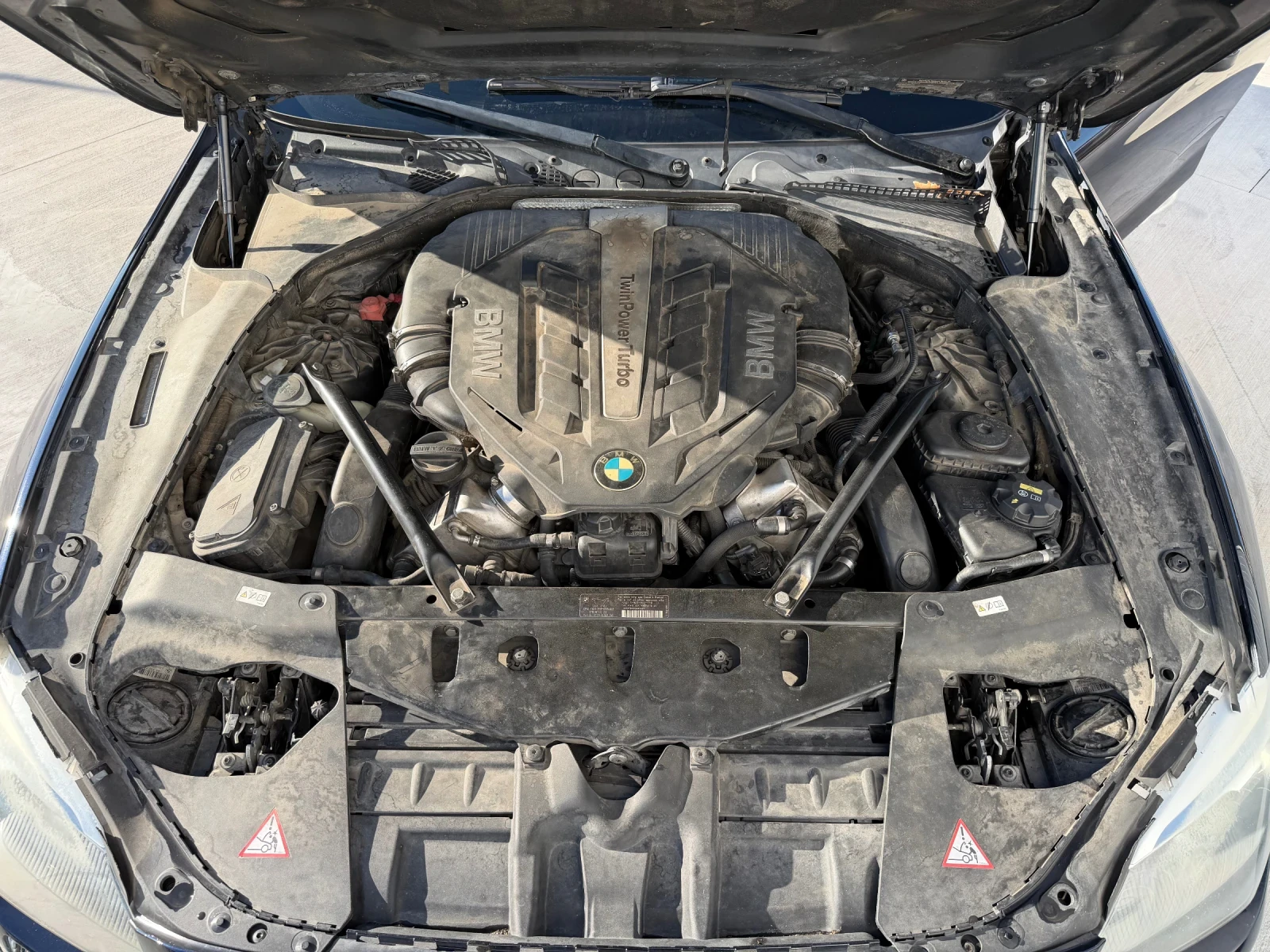 BMW 650 i* X-Drive* M-Pack* Head-Up* Night Vision* , снимка 17 - Автомобили и джипове - 56362365