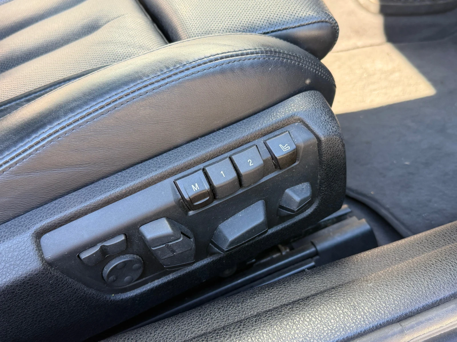 BMW 650 i* X-Drive* M-Pack* Head-Up* Night Vision* , снимка 12 - Автомобили и джипове - 56362365