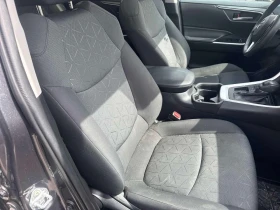 Toyota Rav4 * XLE * ПРЕДСТАВИТЕЛСТВО * ПОДГРЕВИ * КАМЕРА * ПАМ, снимка 17