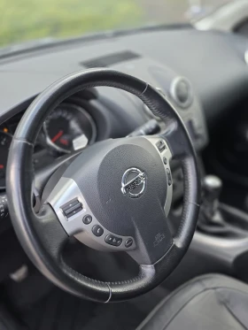 Nissan Qashqai Tekna 2.0i 6 скорости/Bose/Панорама/Keyless/Кожа - 7100 € / 13886.39 лв. - 32622994 17