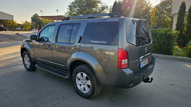 Nissan Pathfinder 2.5DCI, снимка 4 - Автомобили и джипове - 47632364