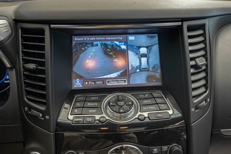 Infiniti QX70 S/Bose/Обдухване/Distronic/Lane Assist/Камера 360, снимка 13 - Автомобили и джипове - 52240835