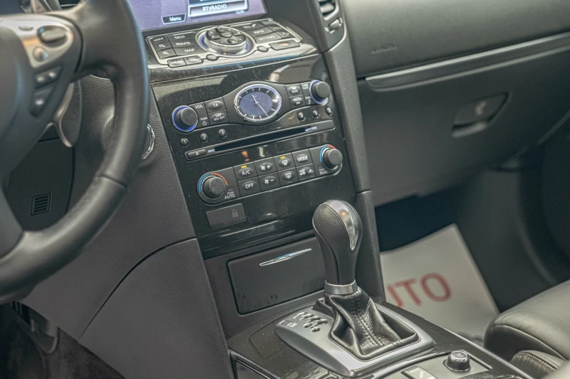 Infiniti QX70 S/Bose/Обдухване/Distronic/Lane Assist/Камера 360, снимка 9 - Автомобили и джипове - 52240835