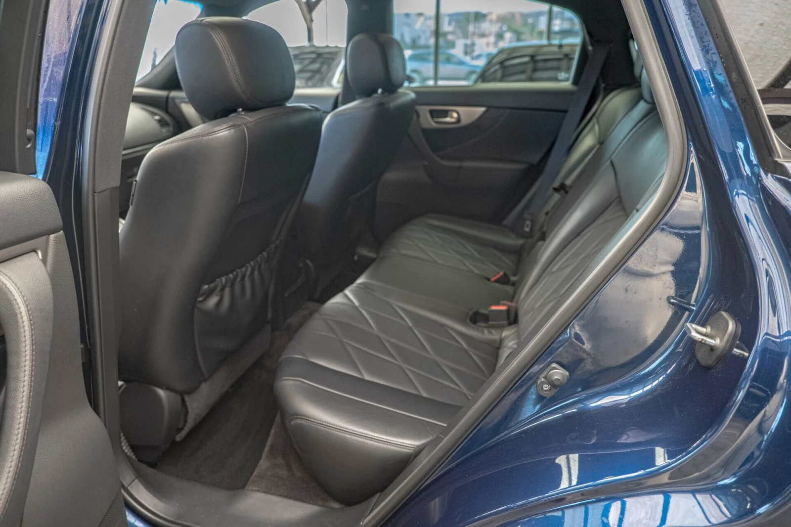 Infiniti QX70 S/Bose/Обдухване/Distronic/Lane Assist/Камера 360 - изображение 8