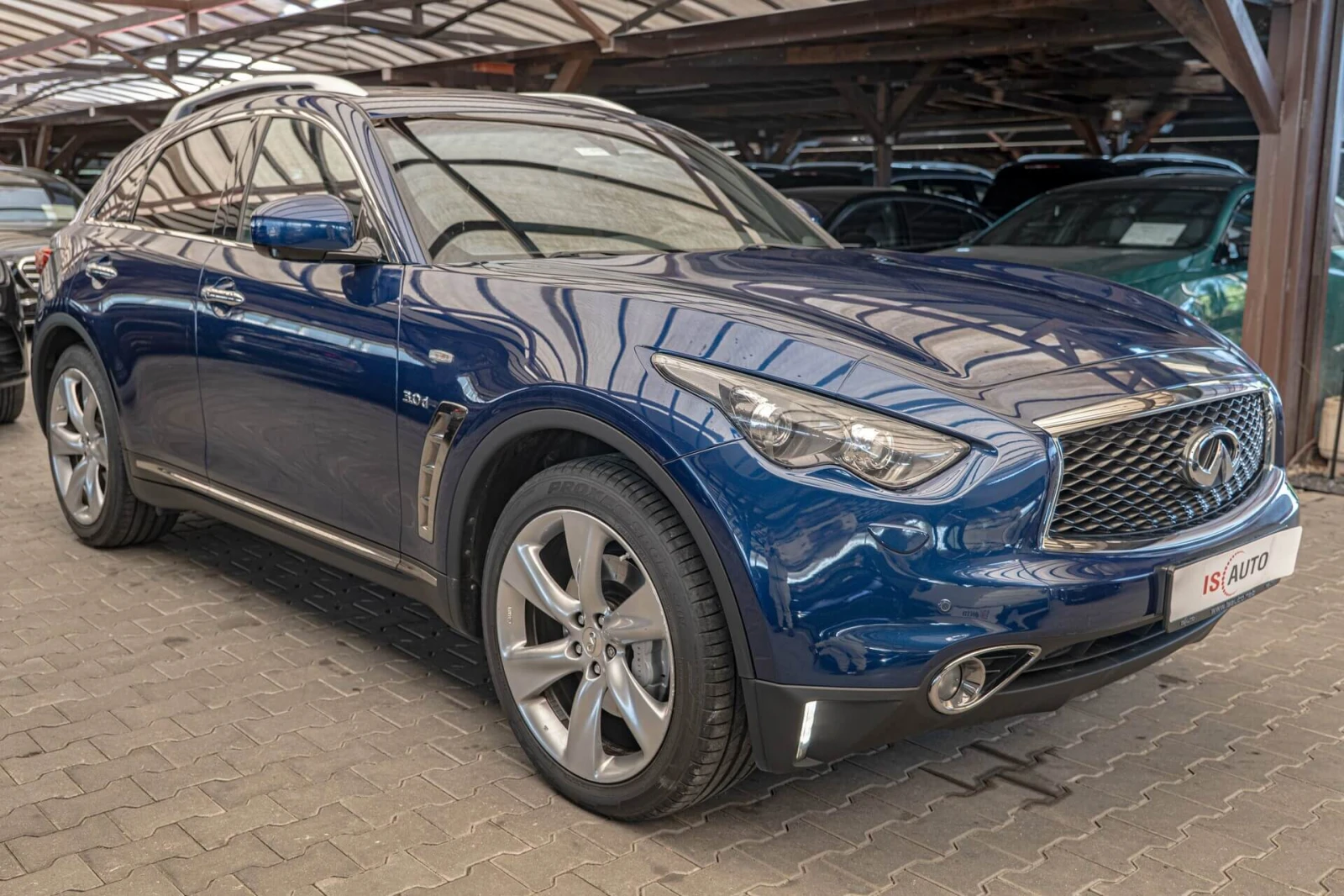 Infiniti QX70 S/Bose/Обдухване/Distronic/Lane Assist/Камера 360 - изображение 3