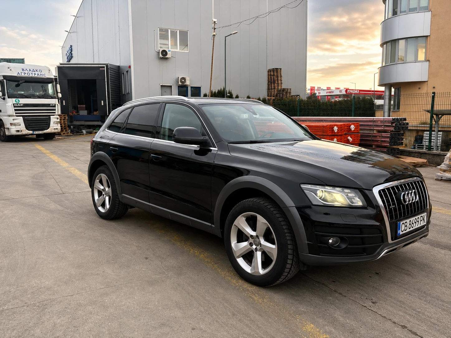 Audi Q5 3.0 TDI, 240HP, Off-road Пакет, снимка 2 - Автомобили и джипове - 54445235