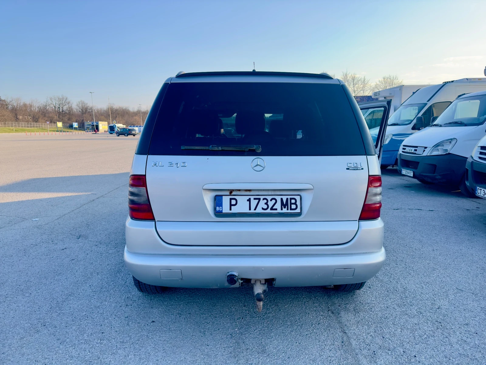 Mercedes-Benz ML 270 2003 FACE 6 СТЕПЕНА РЪЧНА + БАВНИ ОБСЛУЖЕН, снимка 3 - Автомобили и джипове - 53977092