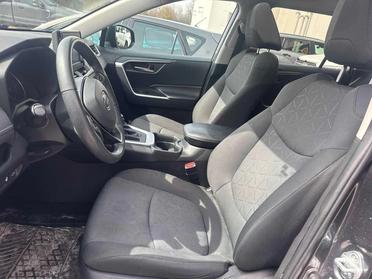 Toyota Rav4 * XLE * ПРЕДСТАВИТЕЛСТВО * ПОДГРЕВИ * КАМЕРА * ПАМ, снимка 16 - Автомобили и джипове - 54021133