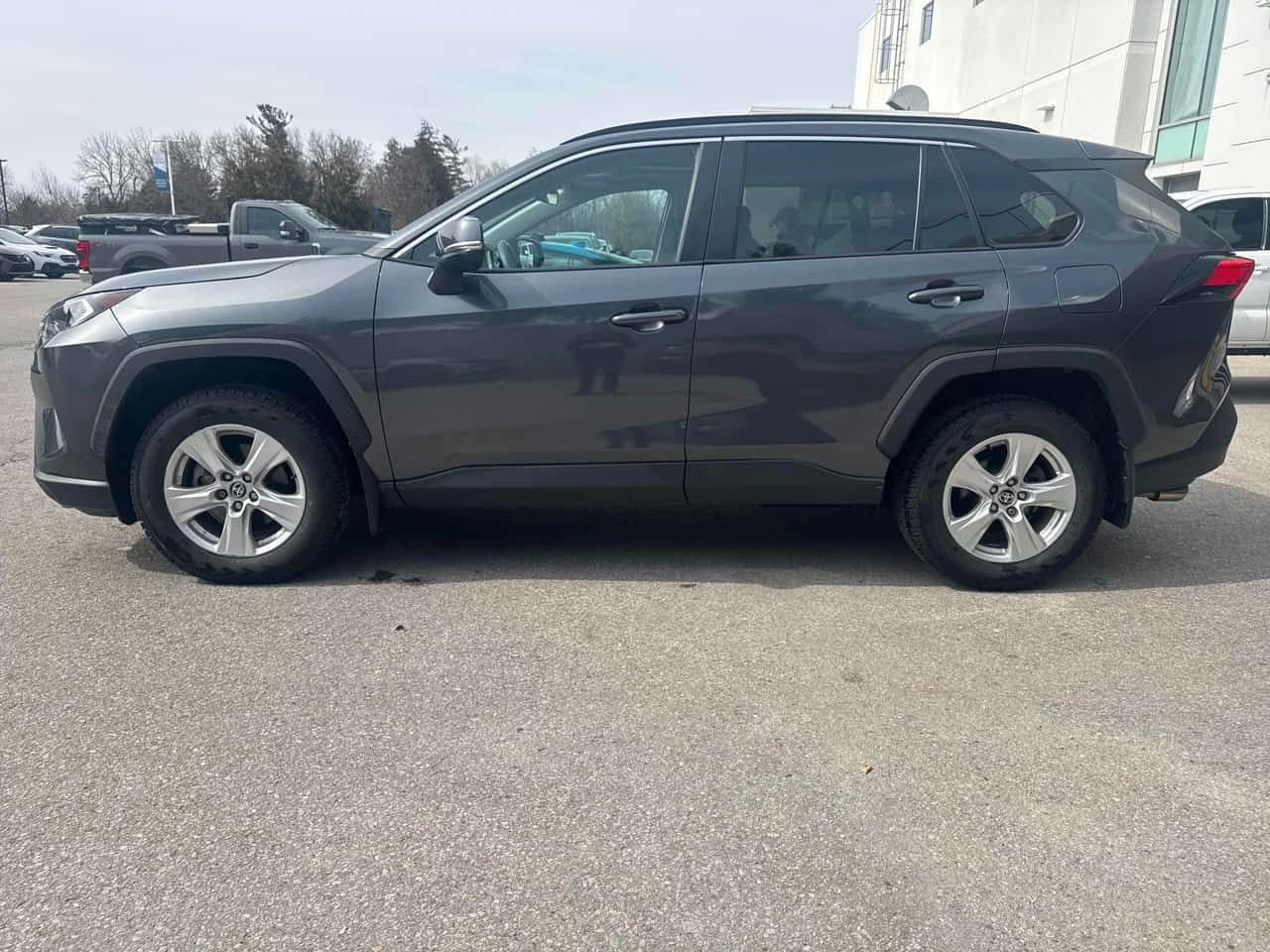 Toyota Rav4 * XLE * ПРЕДСТАВИТЕЛСТВО * ПОДГРЕВИ * КАМЕРА * ПАМ, снимка 2 - Автомобили и джипове - 54021133