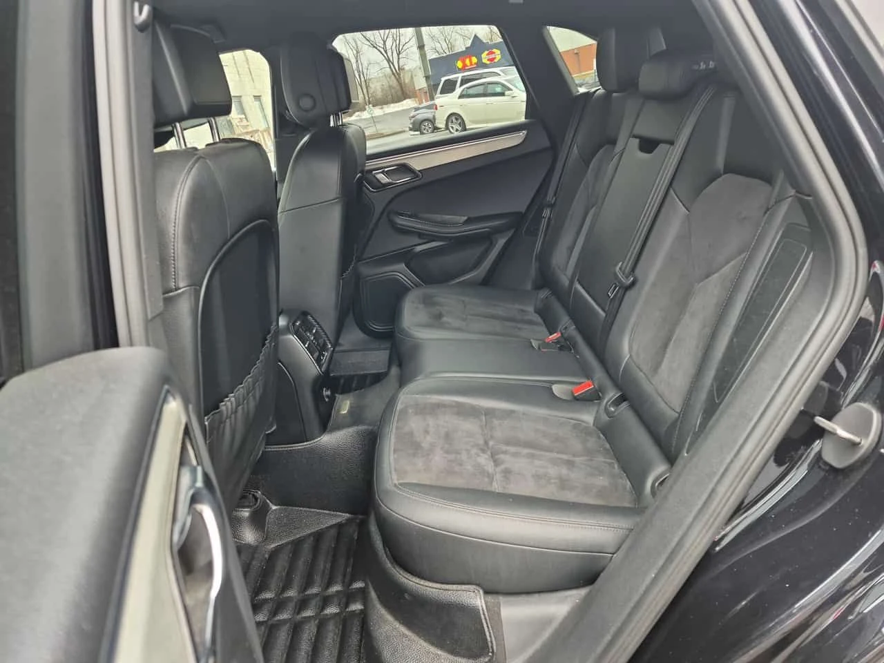 Porsche Macan * S * ALCANTARA * ПОДГРЕВ * ПРЕДСТАВИТЕЛСТВО, снимка 11 - Автомобили и джипове - 54356747