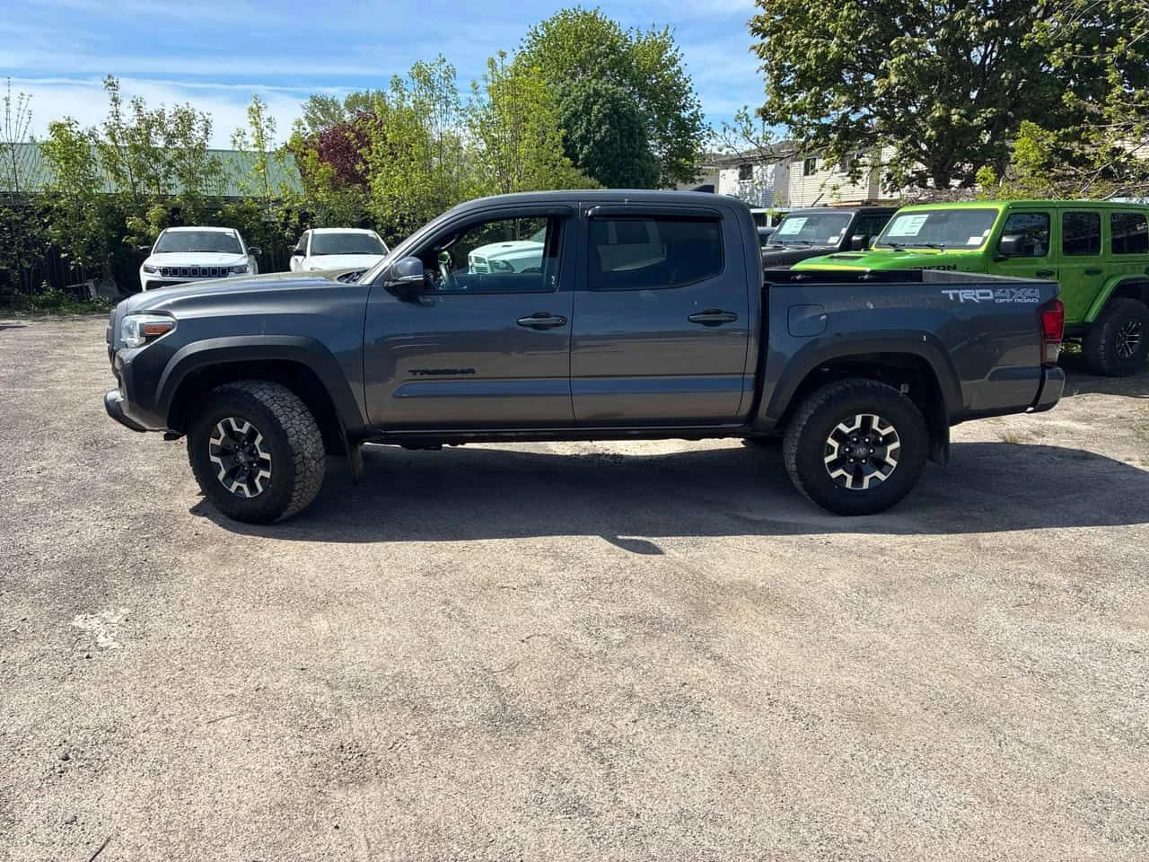 Toyota Tacoma TRD/CARFAX/ФИНАНСИРАНЕ, снимка 2 - Автомобили и джипове - 54712908