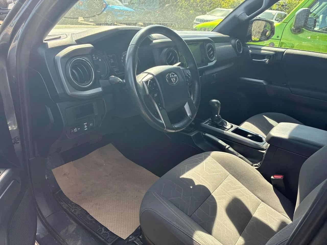 Toyota Tacoma TRD/CARFAX/ФИНАНСИРАНЕ, снимка 5 - Автомобили и джипове - 54712908